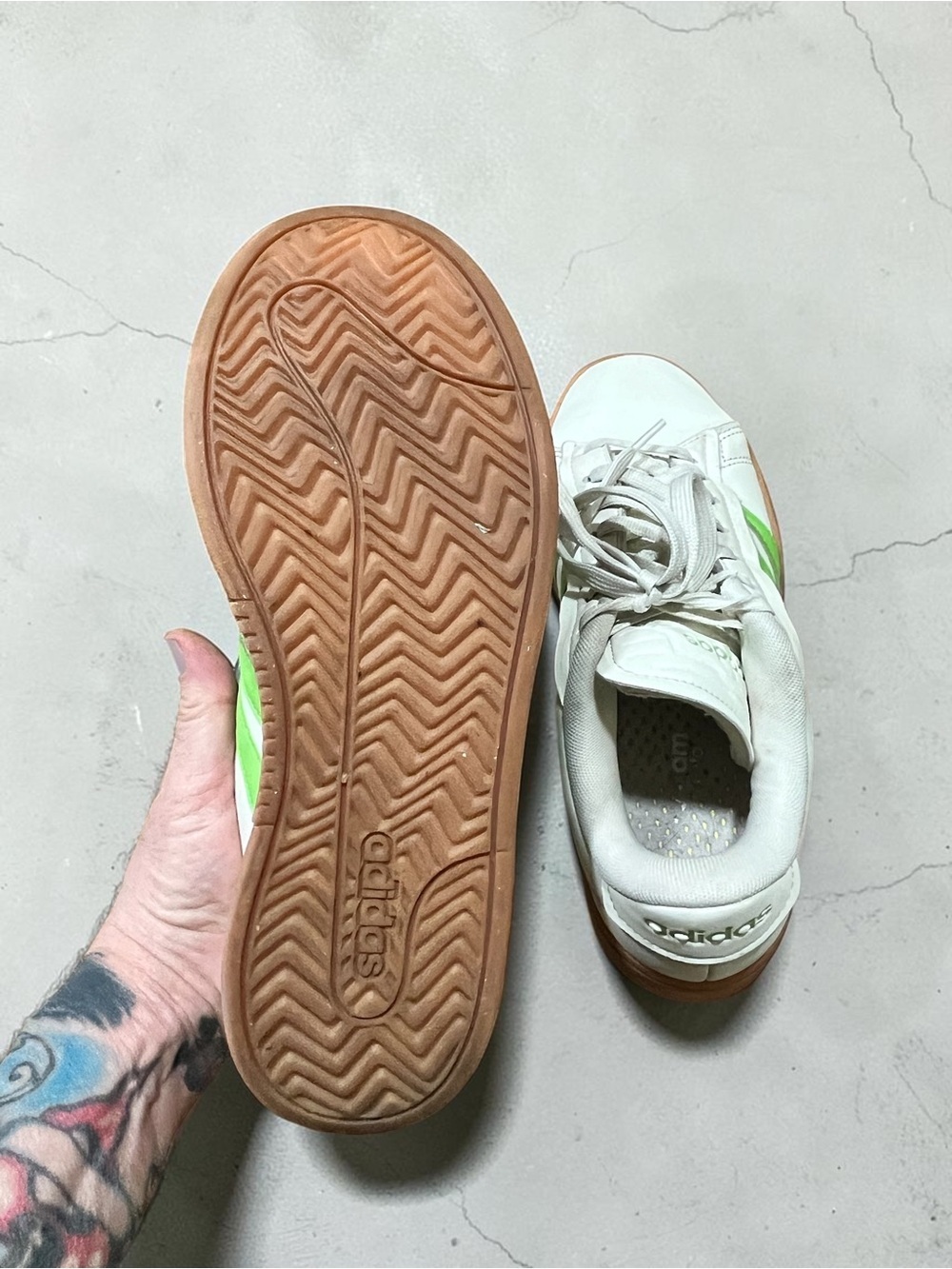 adidas Originals Grand Court Alpha Off-White Lucid Lime Green Gum Sole Size 8.5 - Picture 6 of 7